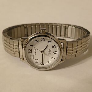 Timex Indiglo Women Silver Tone Stainless Steel Watch WR 30M - READ DESCRIPTION